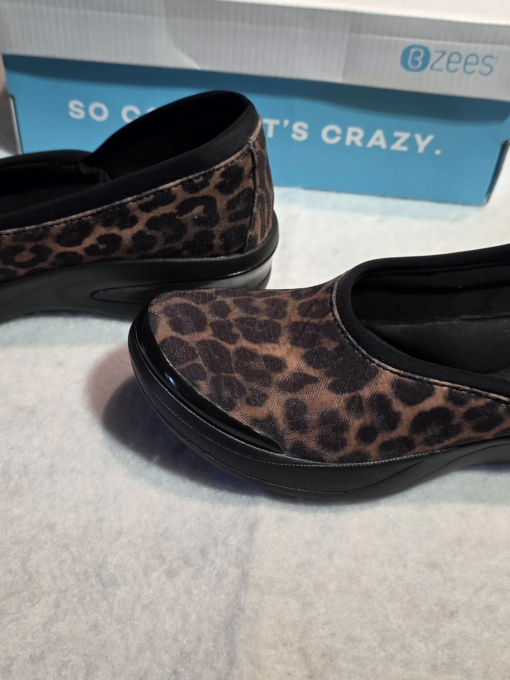 Bzees Women's Leopard Print Slip-On Flats - Brown/Black